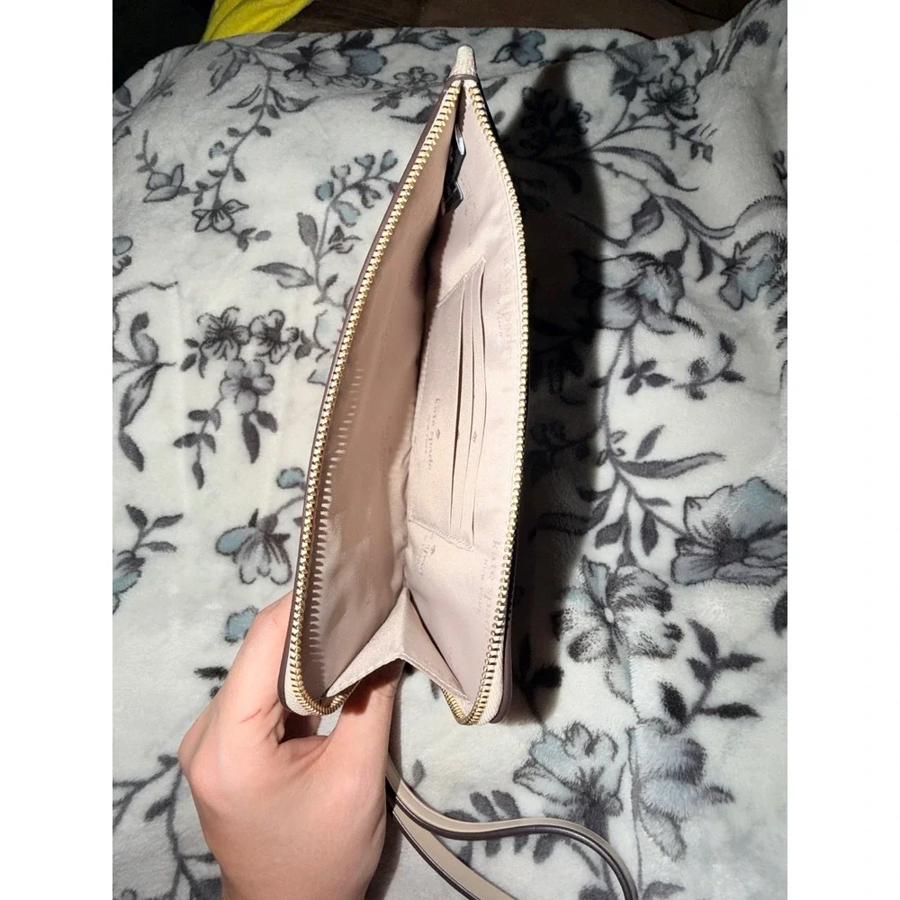 Kate Spade New York Lucy Spade flower Wristlet Pouch Cream Tan Gold Hardware